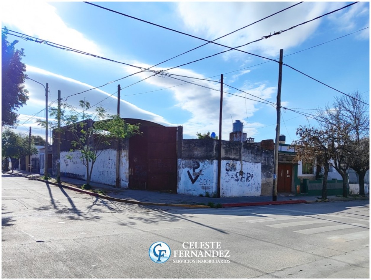 LOTE EN VENTA con mejoras - Barrio Alto Alberdi