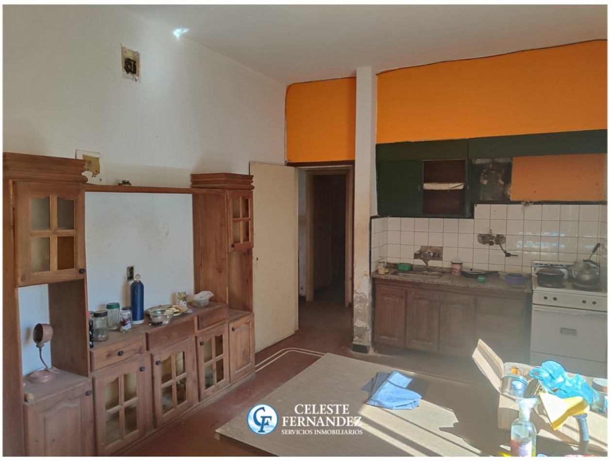 VENTA de CASA (A RECICLAR) - Barrio Juniors