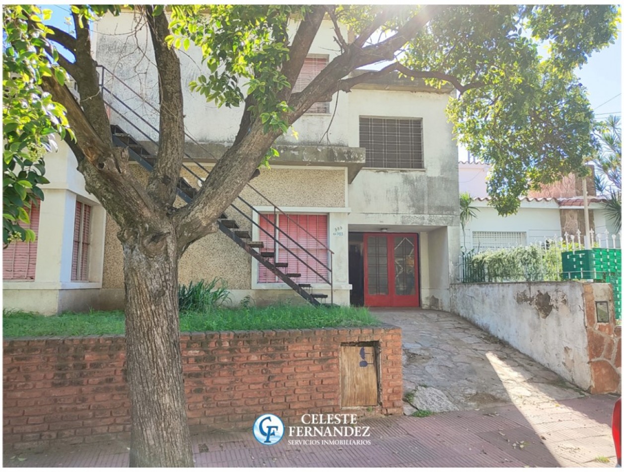 VENTA de CASA (A RECICLAR) - Barrio Juniors