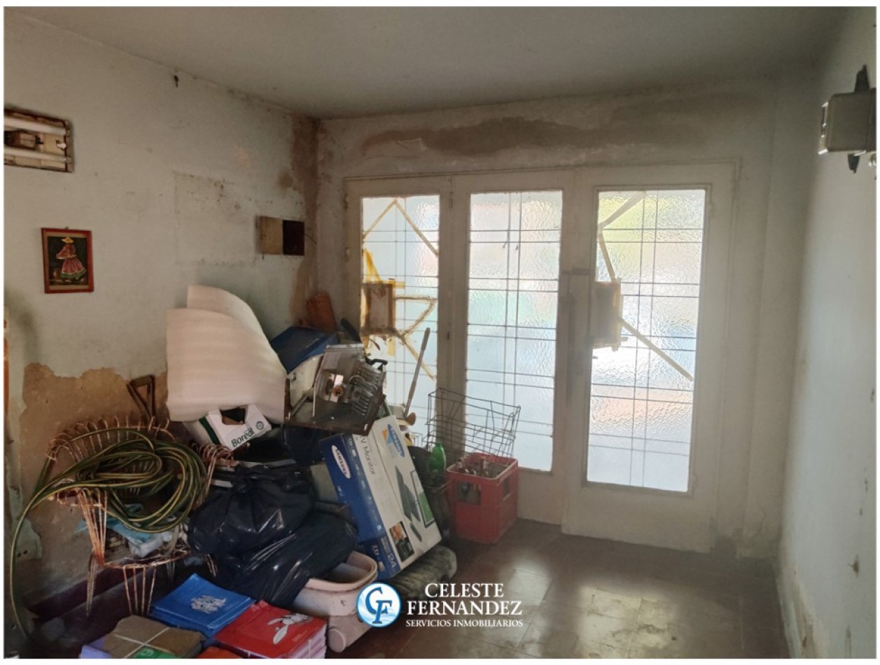VENTA de CASA (A RECICLAR) - Barrio Juniors