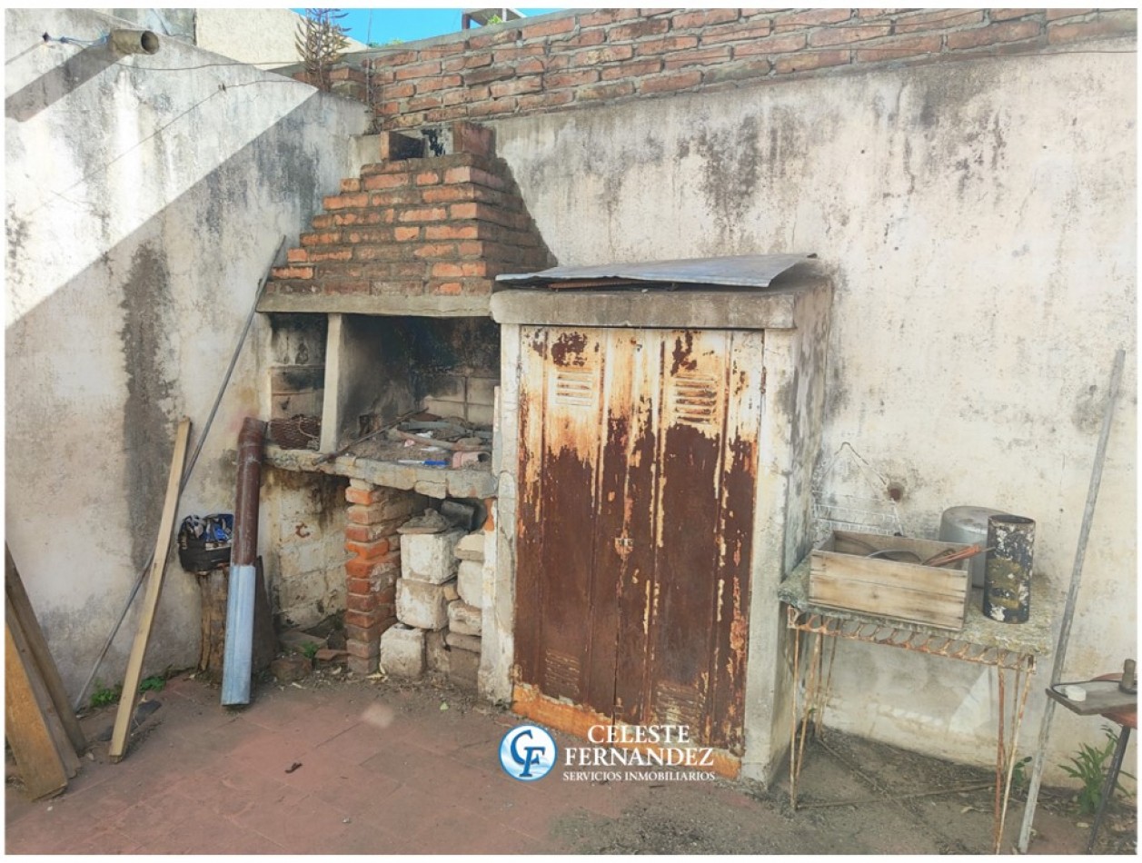 VENTA de CASA (A RECICLAR) - Barrio Juniors