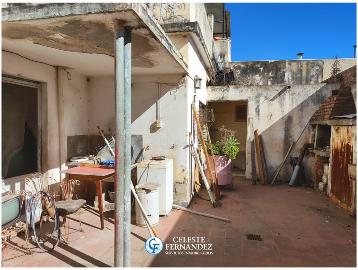 VENTA de CASA (A RECICLAR) - Barrio Juniors