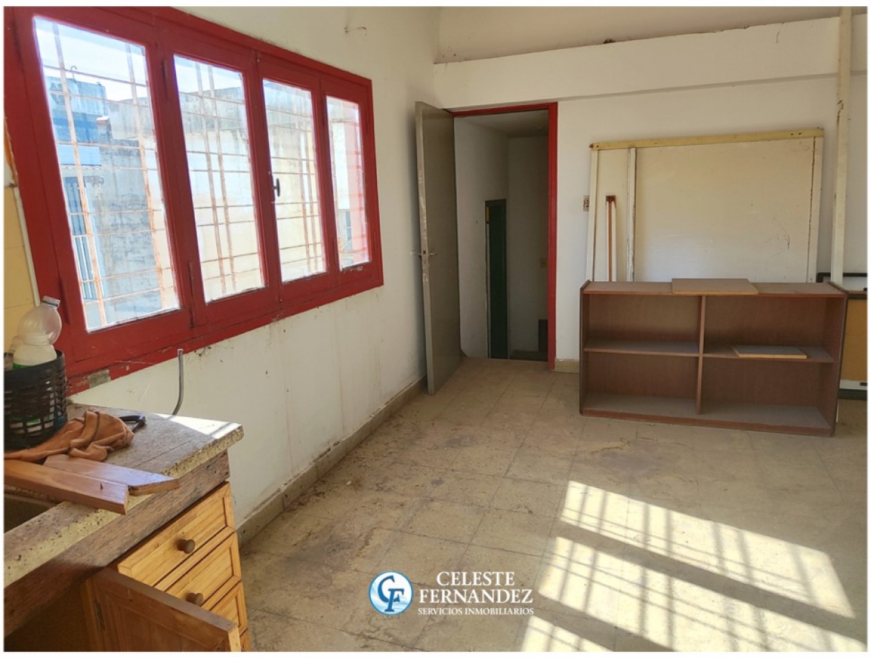 VENTA de CASA (A RECICLAR) - Barrio Juniors