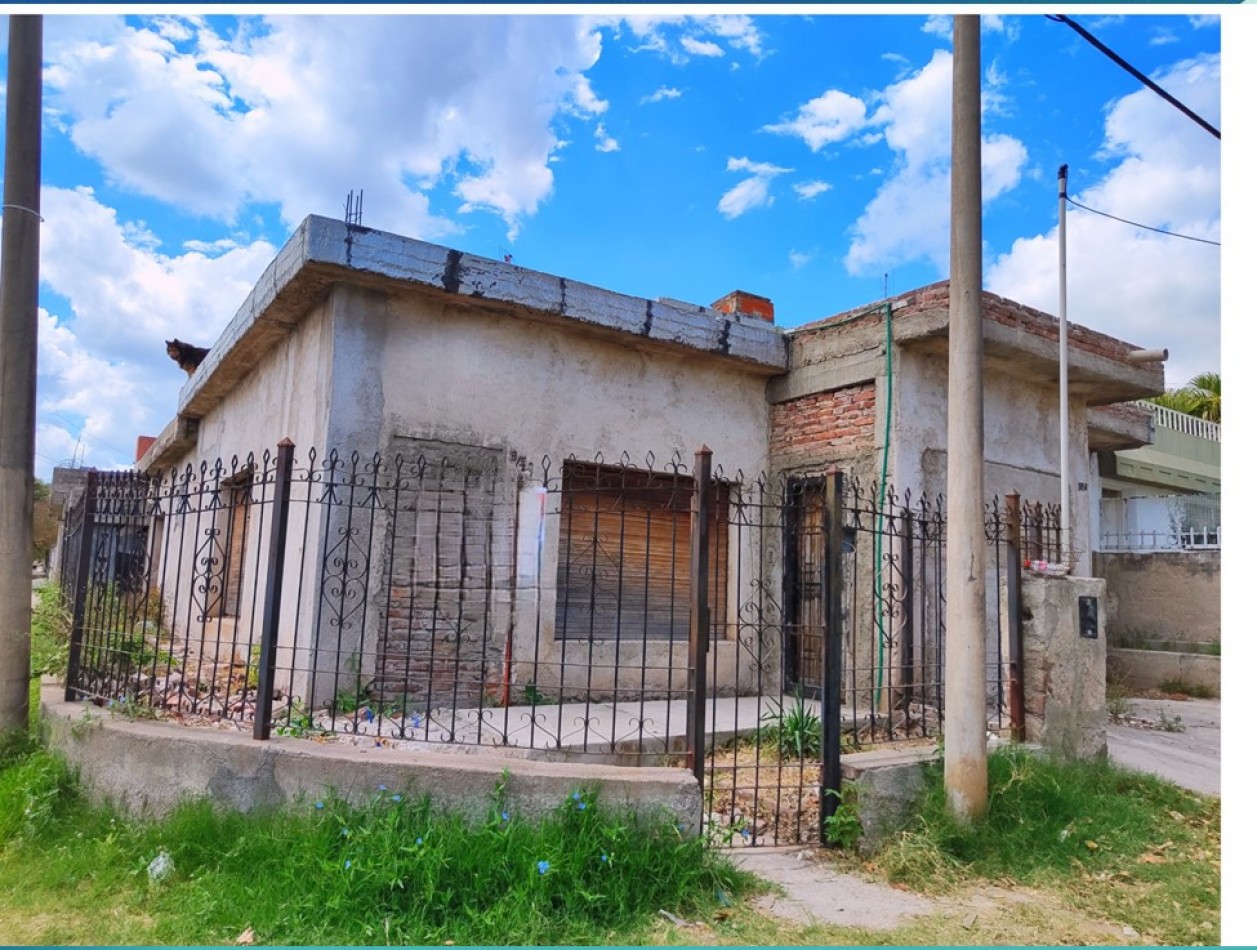 VENTA CASA A RECICLAR- Barrio AltaMIRA
