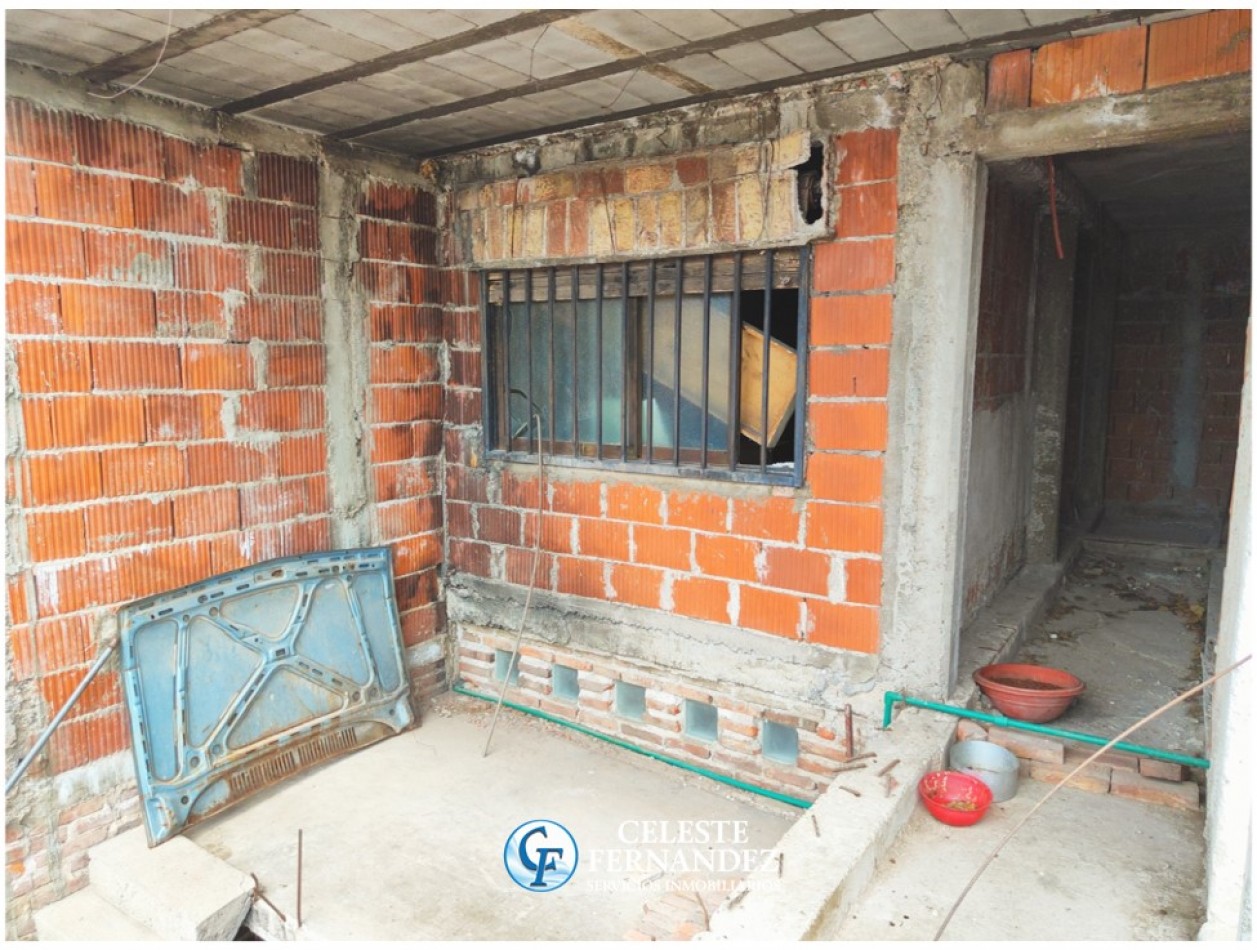 VENTA CASA A RECICLAR- Barrio AltaMIRA