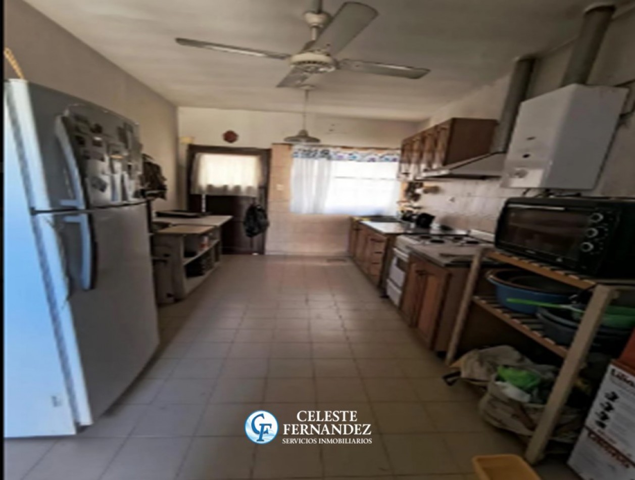 CASA EN VENTA - Barrio Guemes