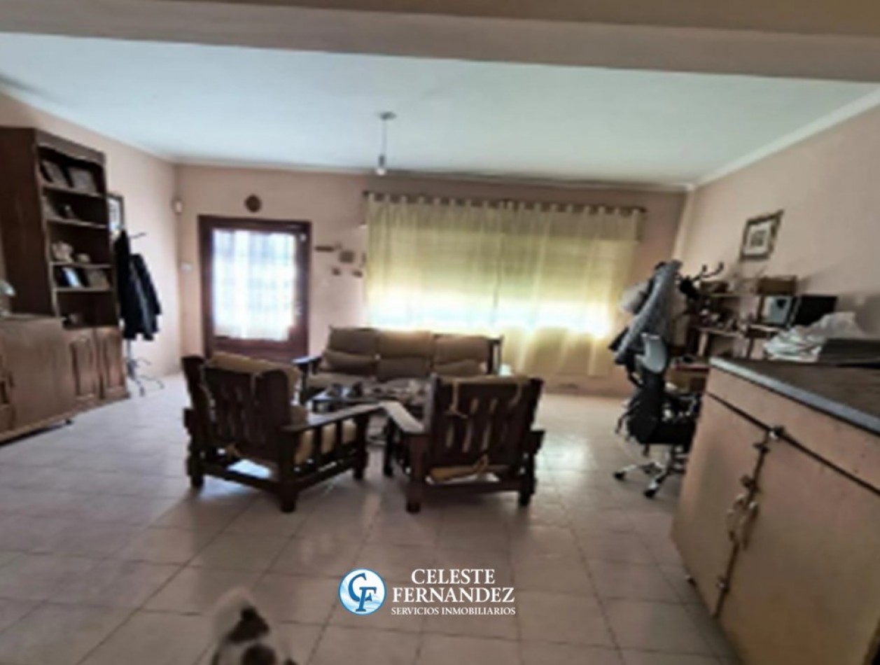 CASA EN VENTA - Barrio Guemes