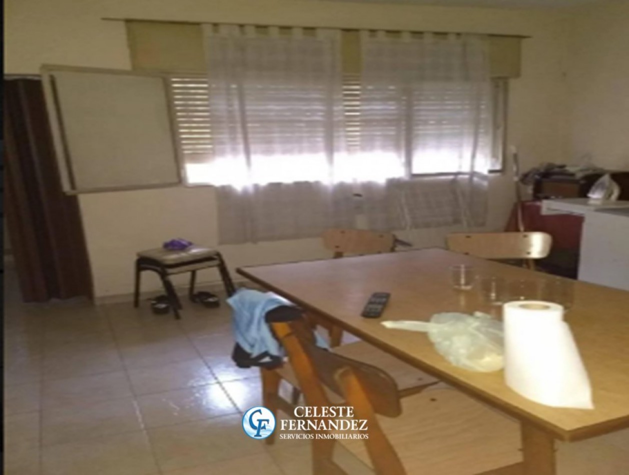CASA EN VENTA - Barrio Guemes
