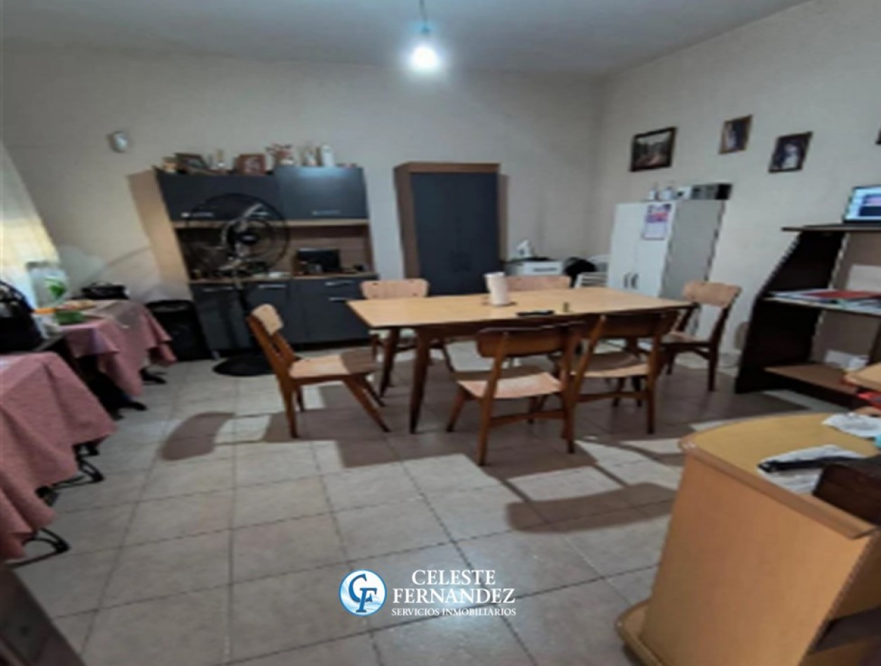 CASA EN VENTA - Barrio Guemes