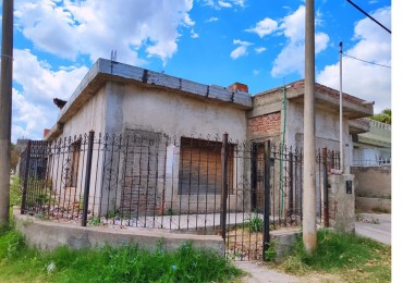VENTA CASA A RECICLAR- Barrio AltaMIRA